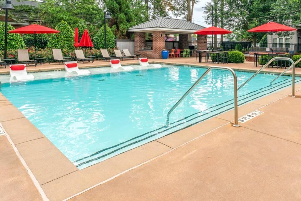 Apartment East Retreat Haven Of Fun And Comfort! *