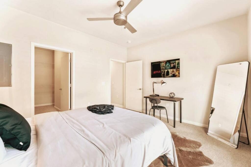 East Retreat Haven Of Fun And Comfort! *